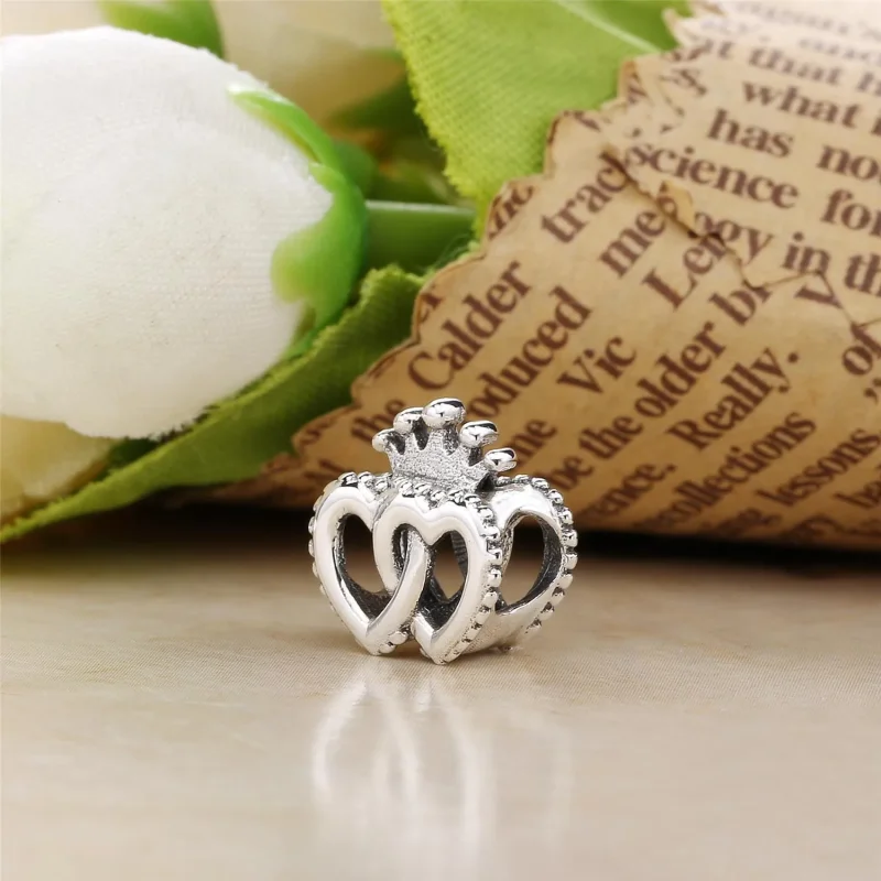 (bilde for) Pandora Interlocked crowned hearts silver charm - 797670 - Vis 3