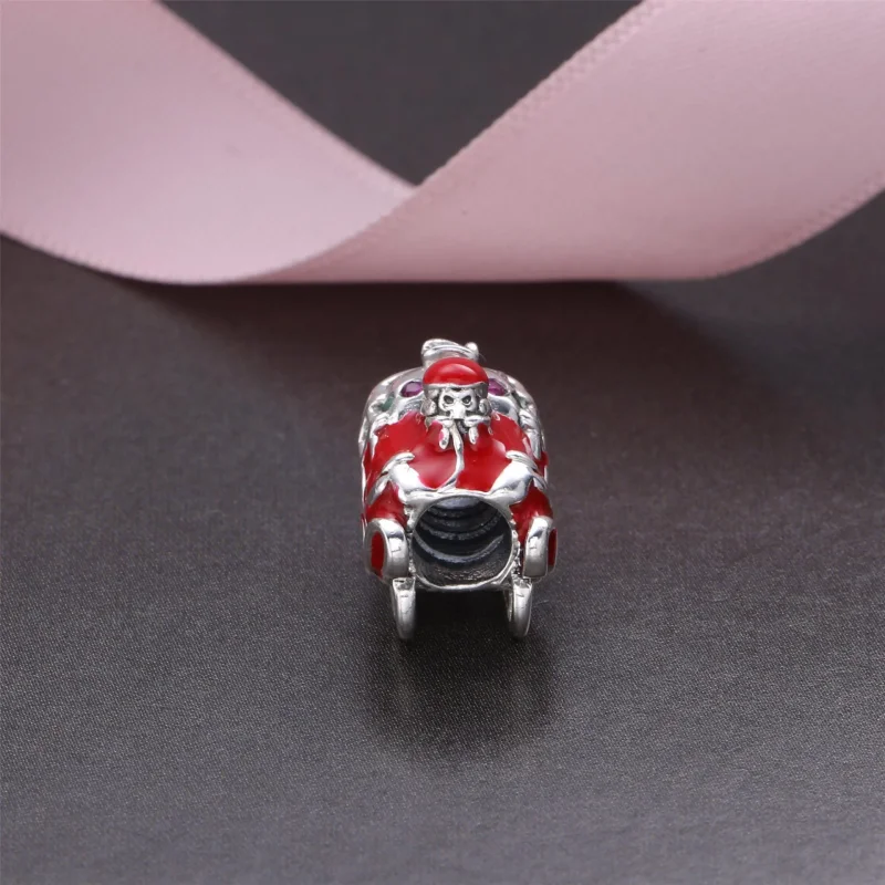 (bilde for) PANDORA julenisse og sleder Charm - PD0098-1G - Vis 3