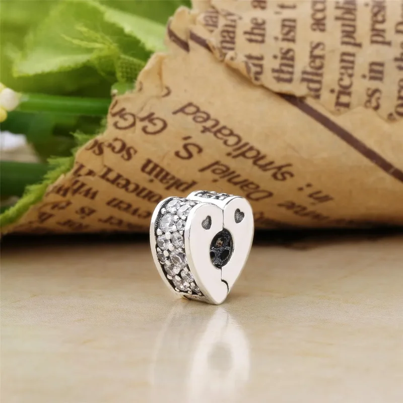 (bilde for) Pandora Klar Pavé Hjerteformet Klemmecharm - 797020CZ - Vis 3