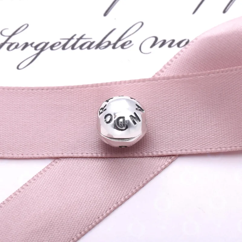 (bilde for) Pandora Logo Klemmecharm - 791015 - Vis 2