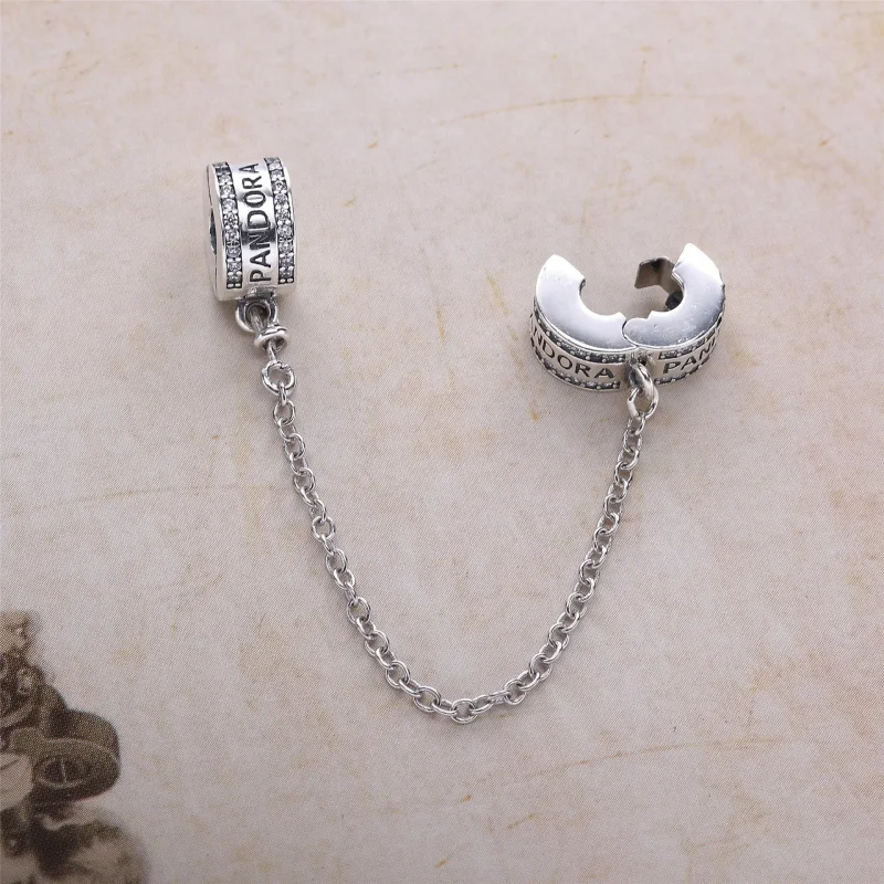 (bilde for) Pandora Logo Sikkerhetskjede Klemmecharm - 792057CZ - Vis 3