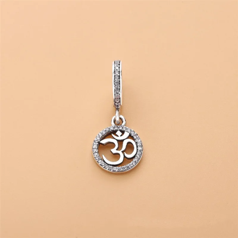 (bilde for) Pandora OM-skilt sølv dingler med klare cubic zirconia - 797584CZ - Vis 2
