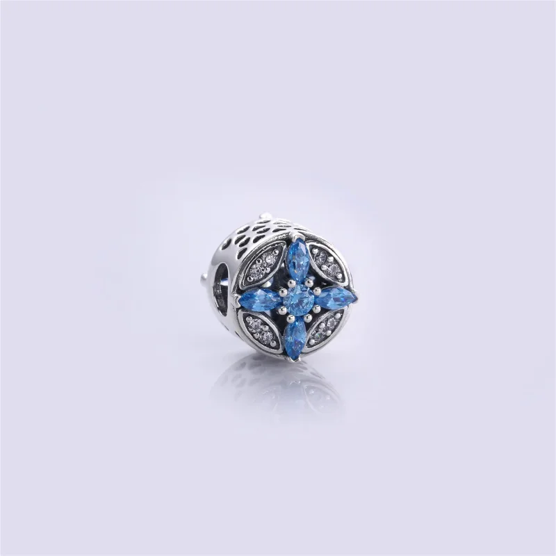 (bilde for) Pandora Patterns of Frost Charm - 791995NMBMX - Vis 2