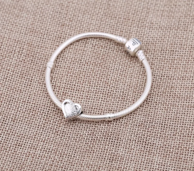 (bilde for) Pandora Ribbon of Love Charm - 791816CZ - Vis 2