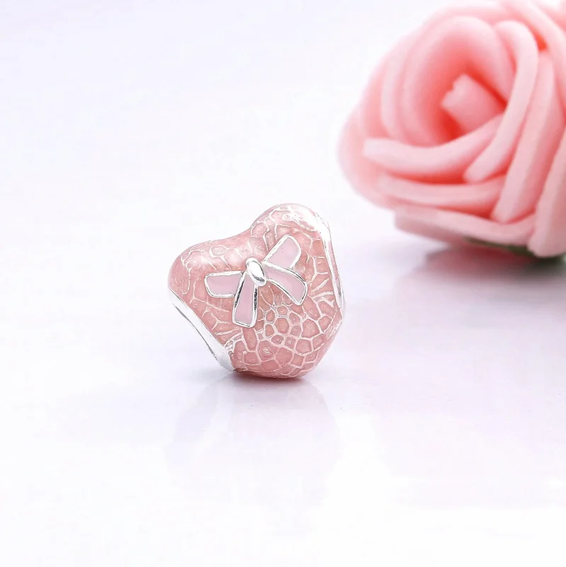(bilde for) PANDORA Rosa sløyfe Blondehjertesjarme, Transparent Misty Rose Myk Rosa Emalje - - Vis 3