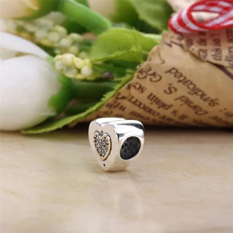 (bilde for) PANDORA Signature Heart Clear CZ Charm - 796233cz - Vis 3