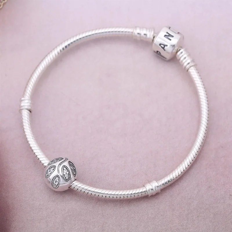 (bilde for) PANDORA Sparkling Leaves Clip - 791416CZ - Vis 2