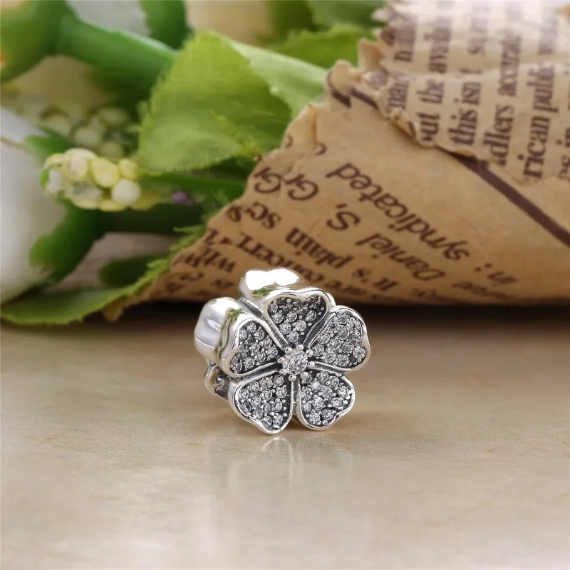 (bilde for) PANDORA Sparkling Primrose Charm - 791481PCZA - Vis 2