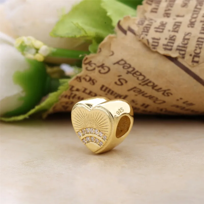 (bilde for) PANDORA Sunshine Heart Charm, PANDORA Shine™ & Clear CZ - PX00330-1 - Vis 4