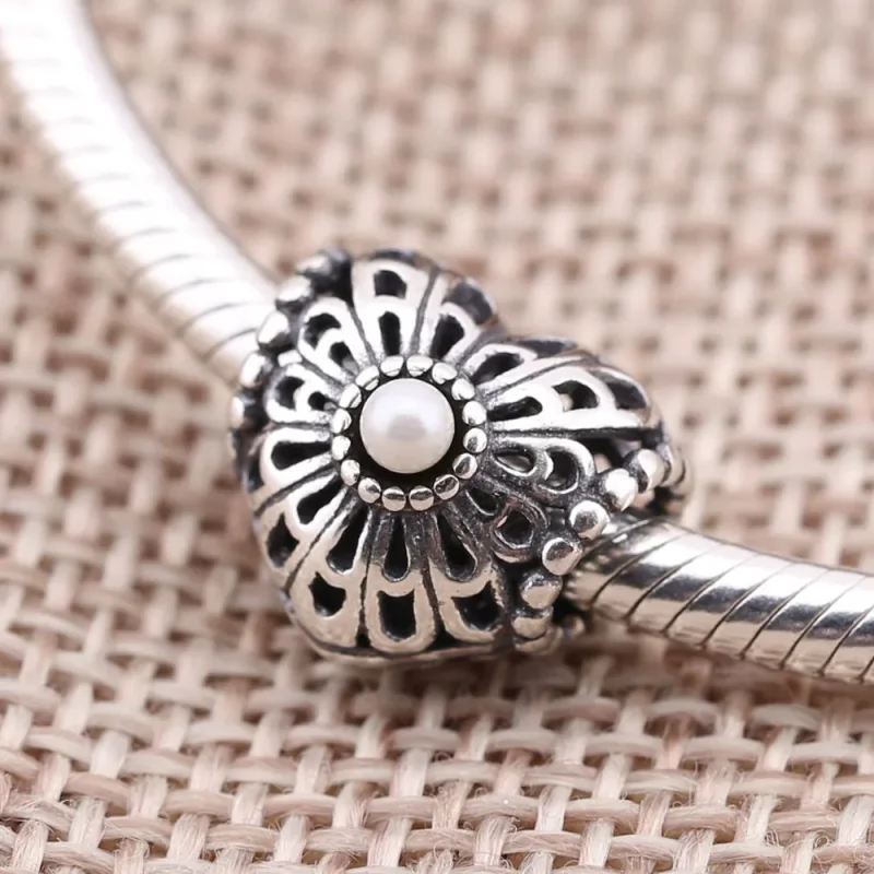 (bilde for) Pandora Vintage Pearl Heart Openwork Charm - 750822P - Vis 3