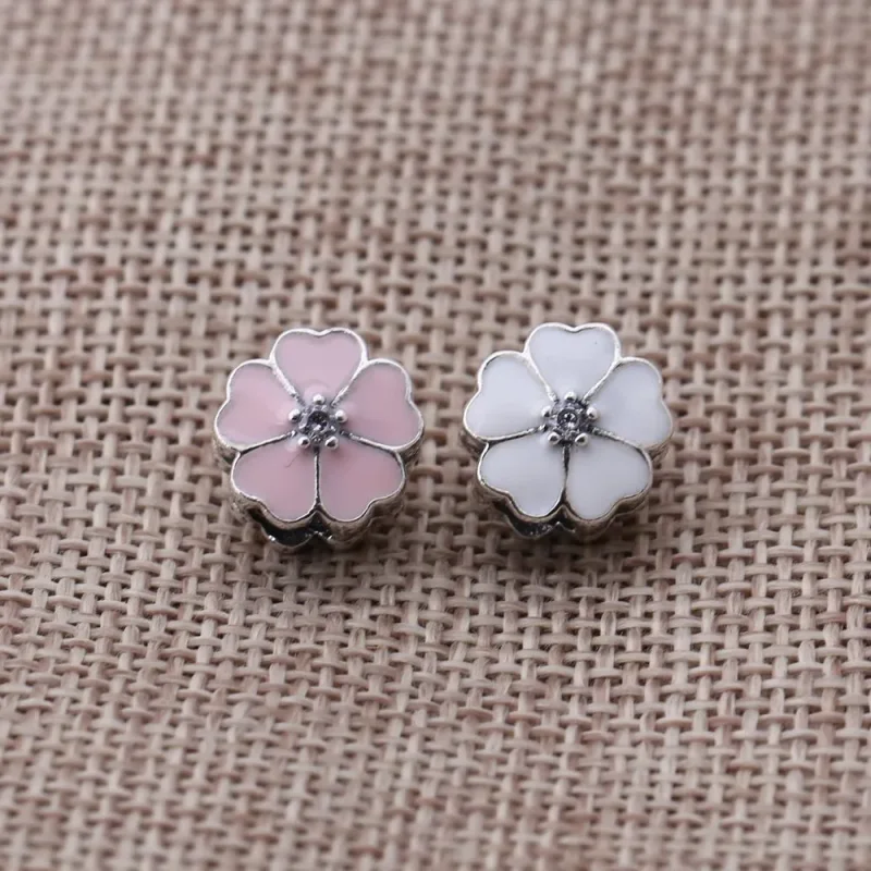 (bilde for) PANDORA White Primrose Clip - 791822EN12 - Vis 4