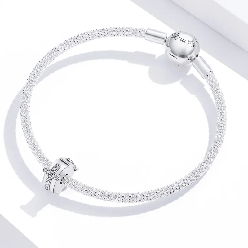 (bilde for) Pandora Style Silver Cross Clip - SCC1497 - Vis 2