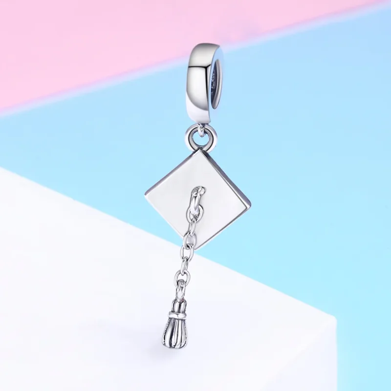 (bilde for) Pandora Style Silver Graduation Trencher Cap Dangle - SCC459 - Vis 3