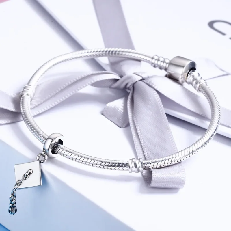 (bilde for) Pandora Style Silver Graduation Trencher Cap Dangle - SCC459 - Vis 4