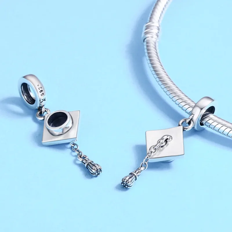 (bilde for) Pandora Style Silver Graduation Trencher Cap Dangle - SCC459 - Vis 5