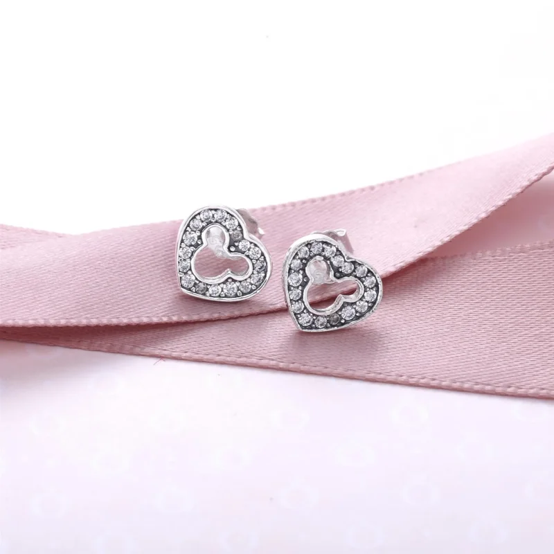 (bilde for) Pandora Disney heart silver stud earrings with cubic zirconia and cut-out Mickey - Vis 2