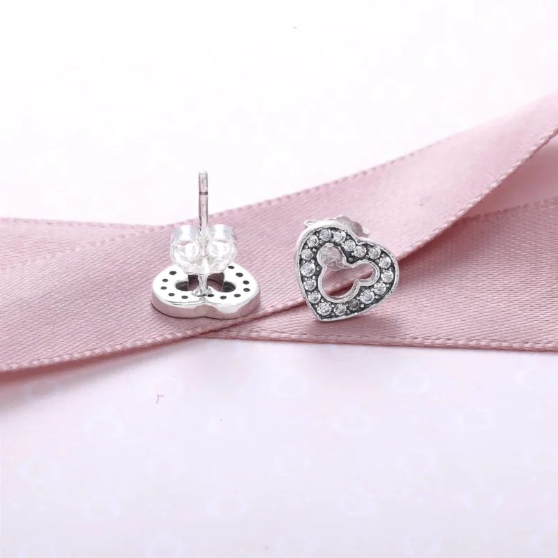 (bilde for) Pandora Disney heart silver stud earrings with cubic zirconia and cut-out Mickey - Vis 3