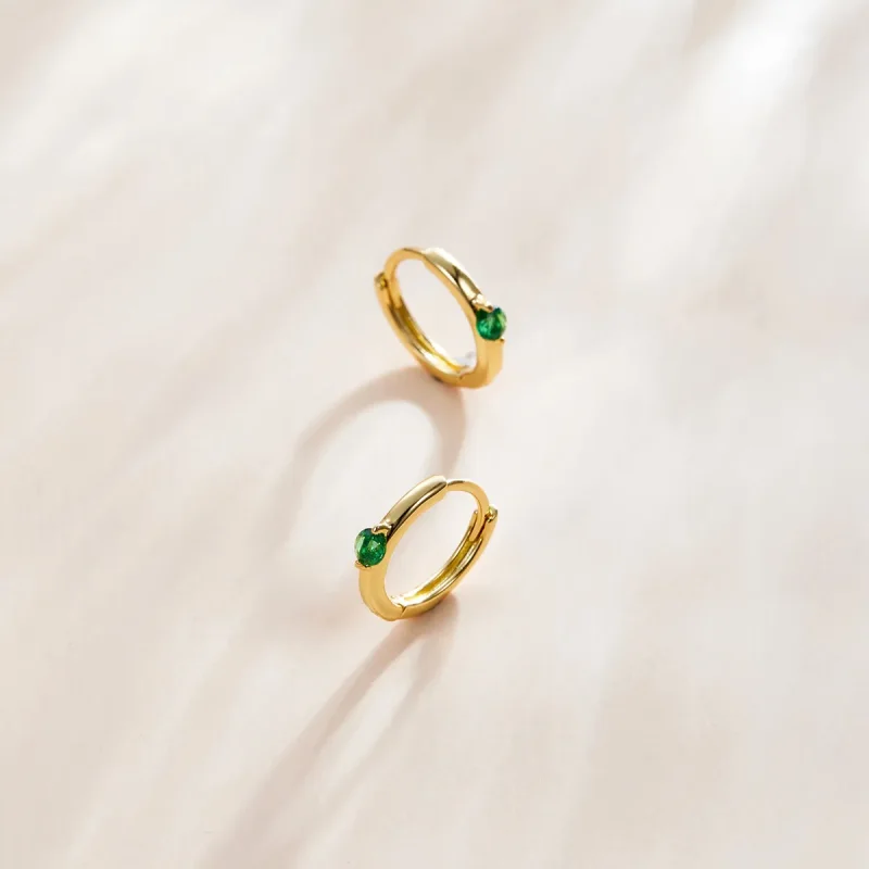 (bilde for) Pandora Style 18 karat gullbelagte grønne sirkon øredobber - SCE1050-GN - Vis 2