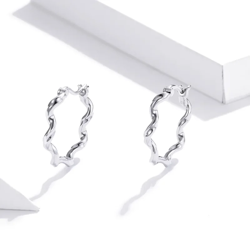 (bilde for) Pandora Style Silver Wave Hoop øredobber - SCE976 - Vis 2