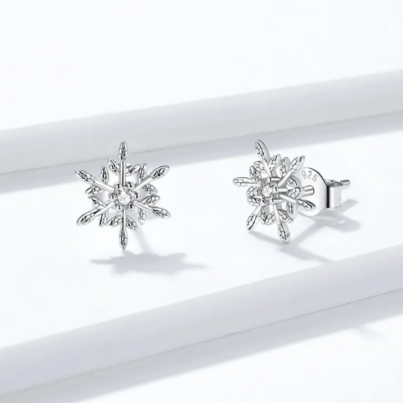 (bilde for) Pandora Style Sølv romantiske snøfnugg øredobber - BSE424 - Vis 3