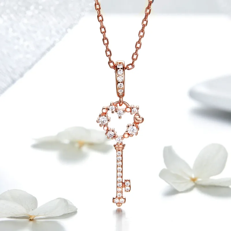 (bilde for) Pandora Style Rose Gold Luchy Shinning Key Pendant - SCC1122 - Vis 3