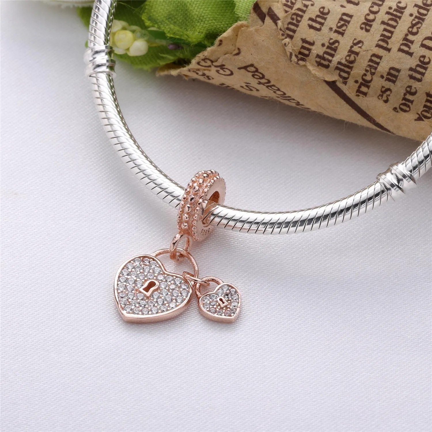 Pandora Pavé Hjerter Hengelås Hengende Charm - 781807CZ