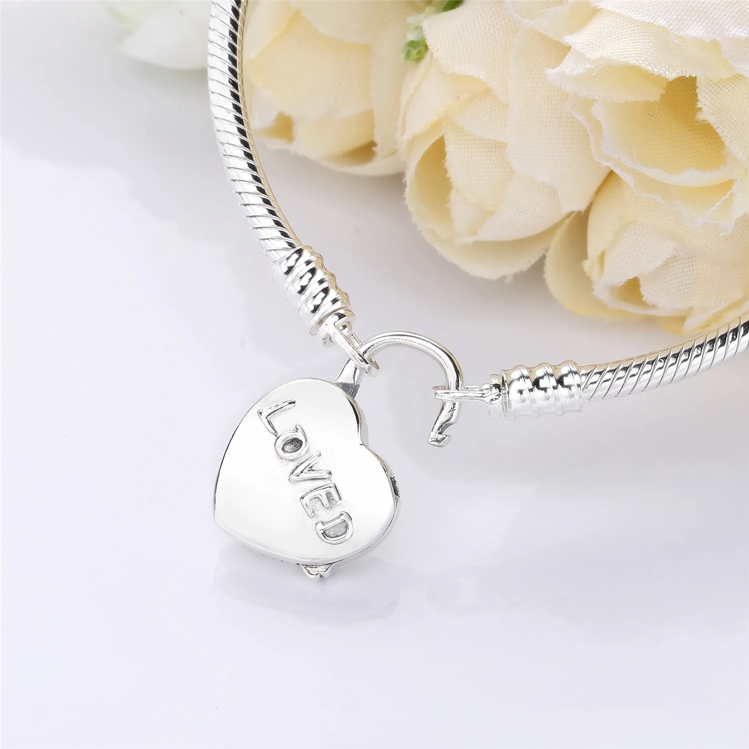 Pandora Snake chain silver bracelet and heart padlock clasp - 597806