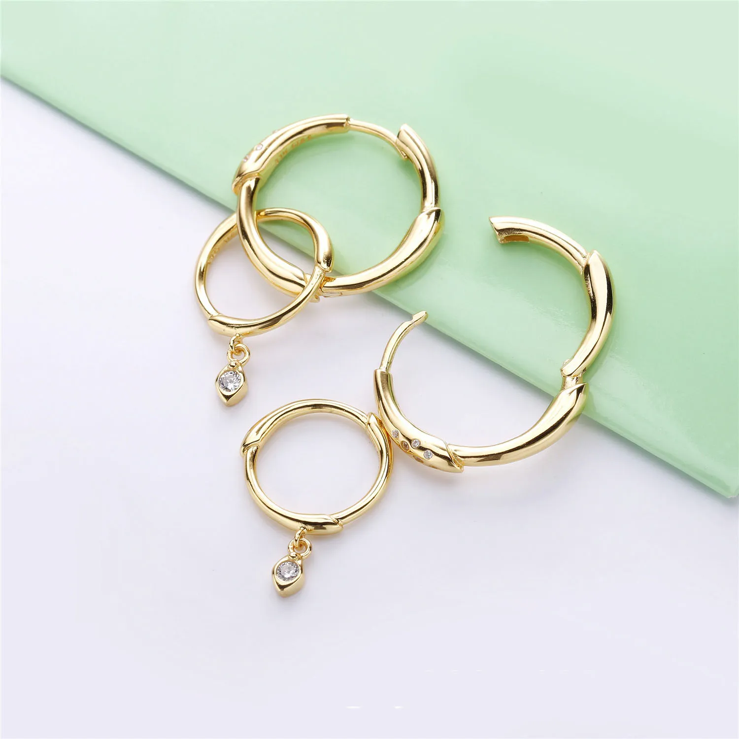 Øredobber med blomsterstamme, Pandora Shine™ - 267927CZ