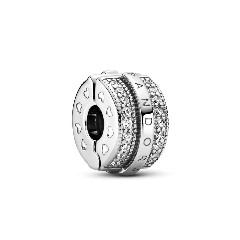 pandora funklende pavé rader og logo klemmecharm 799042c01