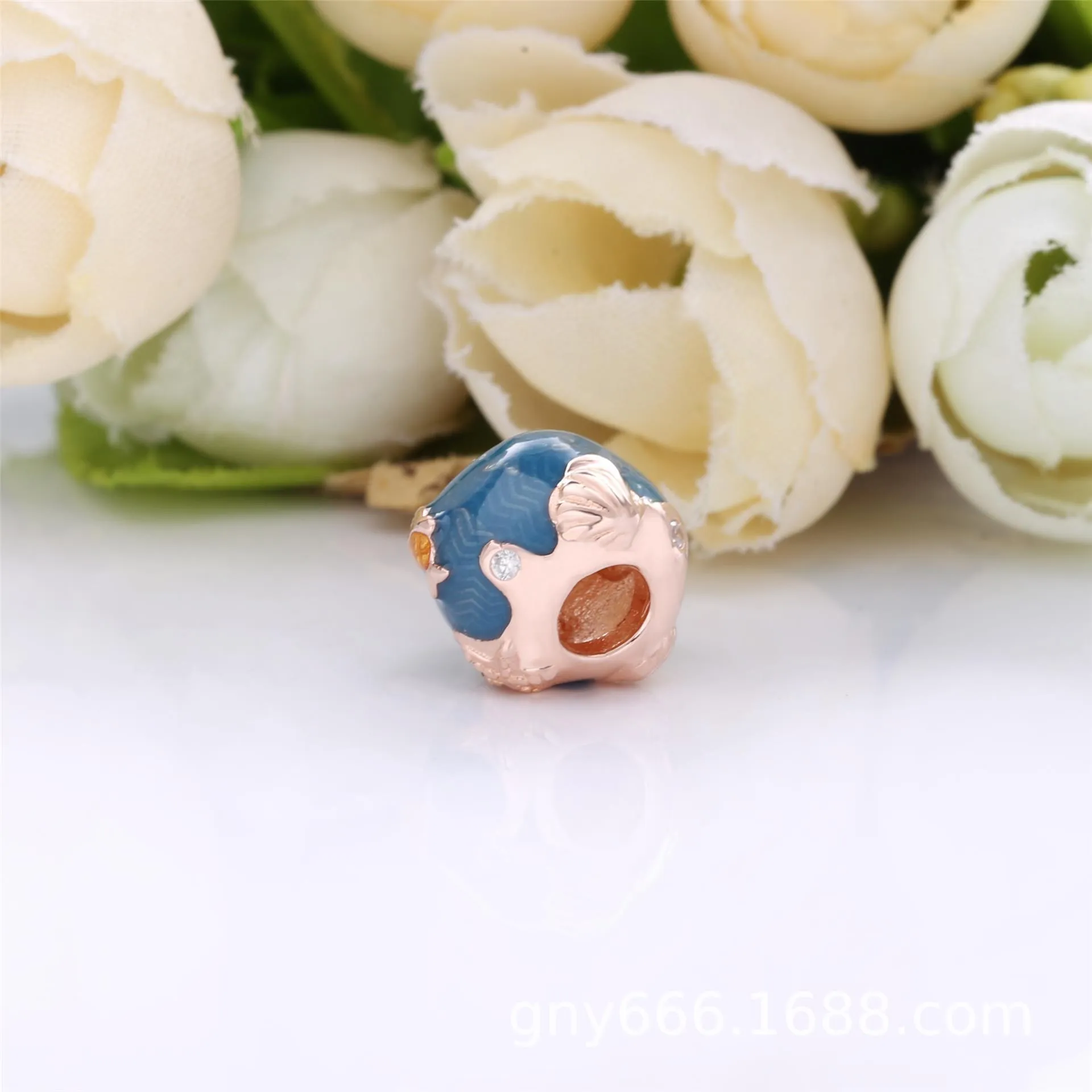 Pandora Skimrende Havbølger og Fisk Charm - 789004C01