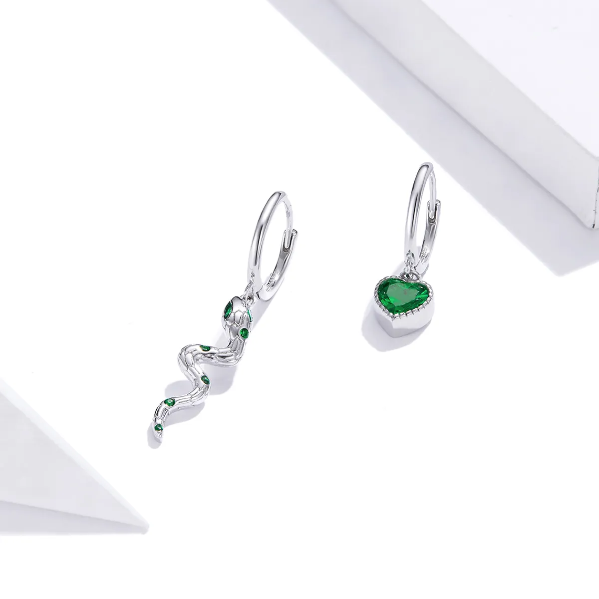Pandora Style Silver The Love of The Snake & Green Heart Dingle øredobber - SCE1006