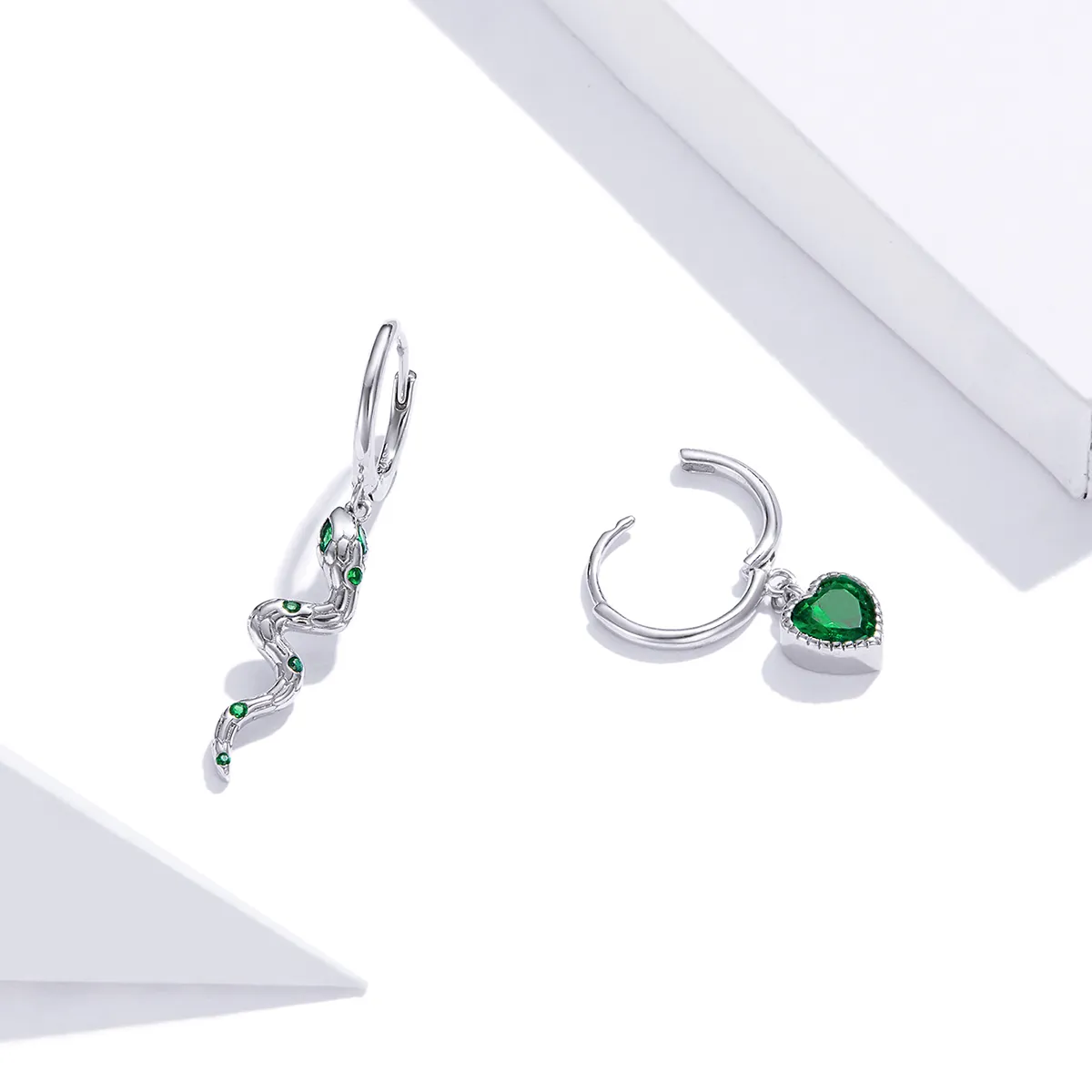 Pandora Style Silver The Love of The Snake & Green Heart Dingle øredobber - SCE1006