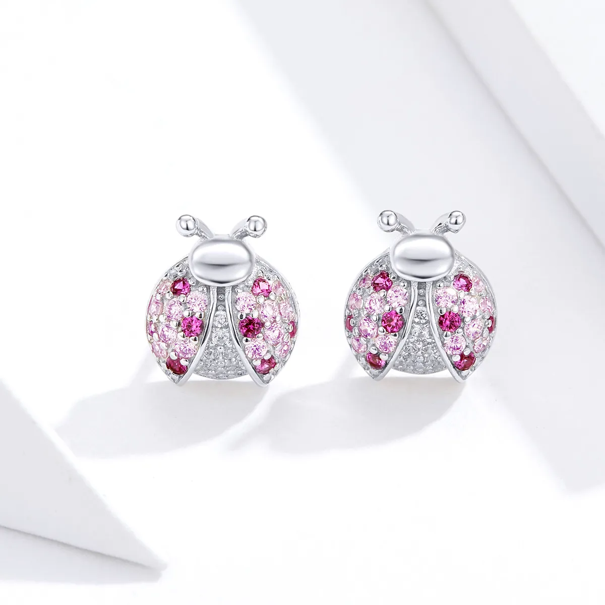 Pandora Style Sølv Ladybug ørepynt - SCE715