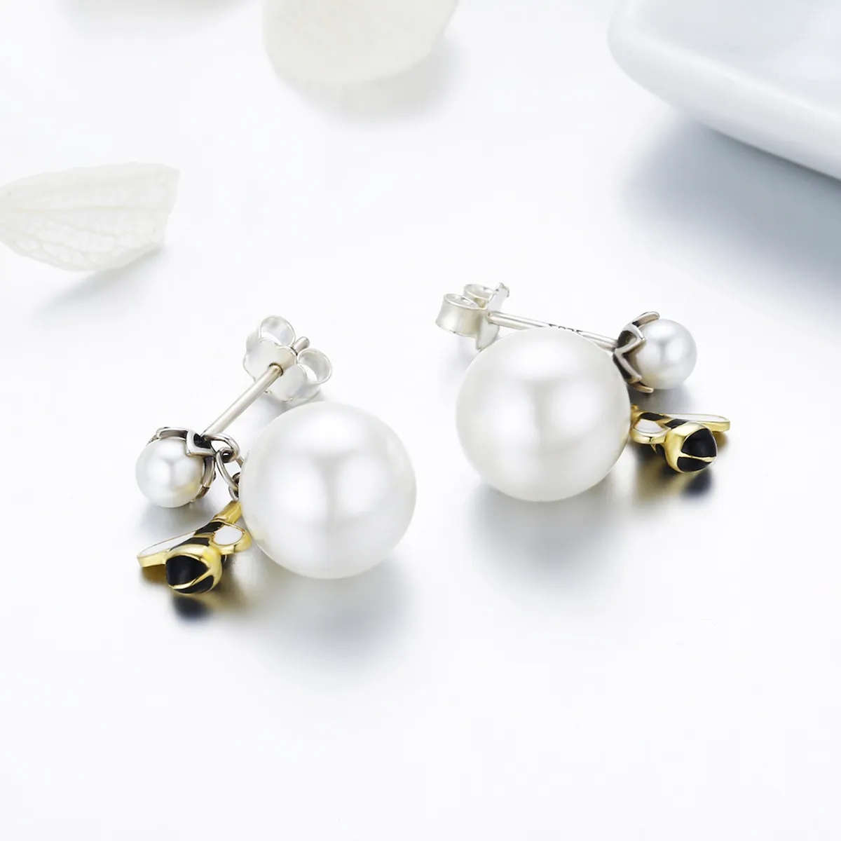 Pandora Style Woman Bee and Pearl Stud øredobber - SCE232