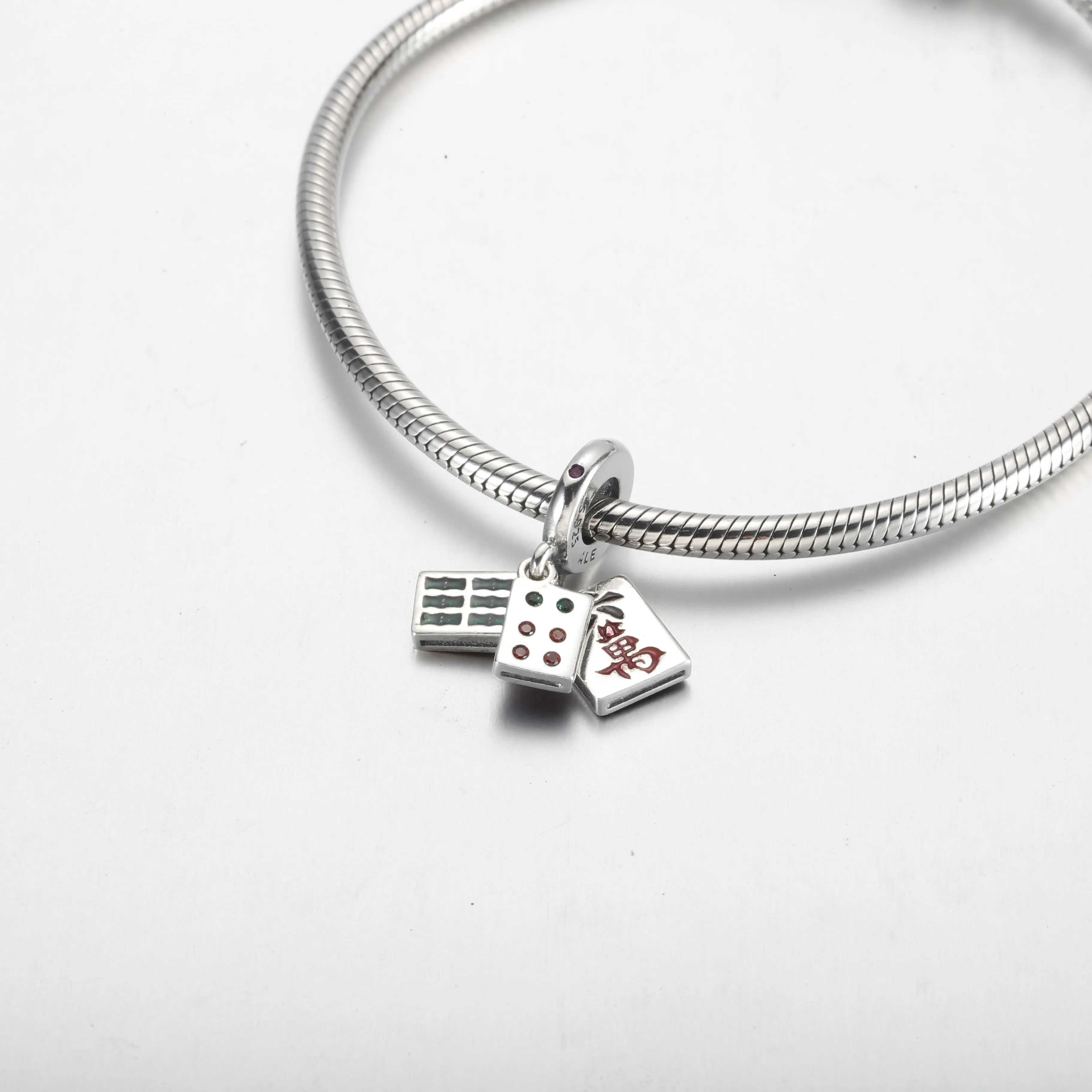 Pandora Mahjong Trippel Hengende Charm - 792523C01