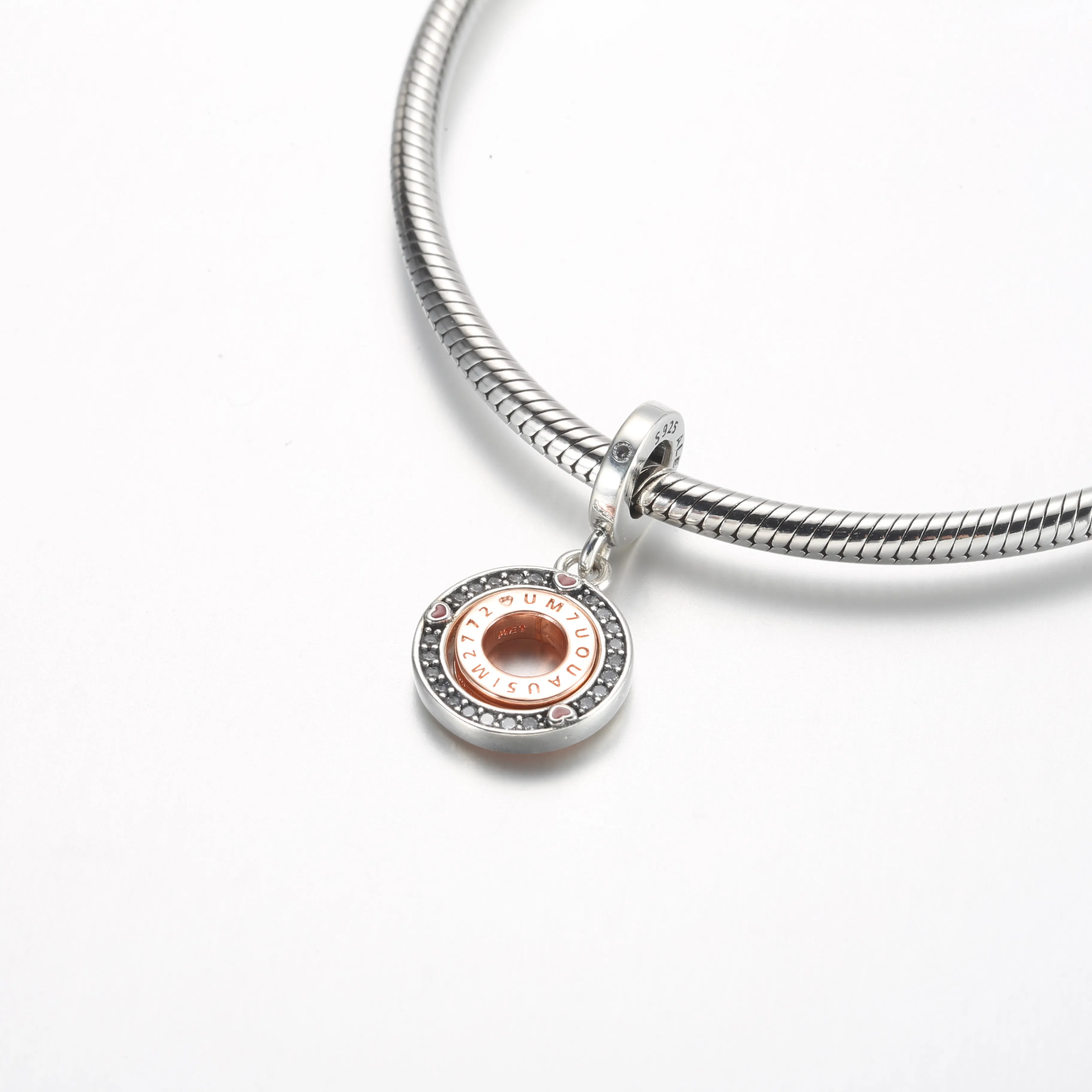 Pandora MSG roterende sterlingsølv og 14k rosegullbelagt dingle med klar cubic zirconia og rød emalje - 782640C01
