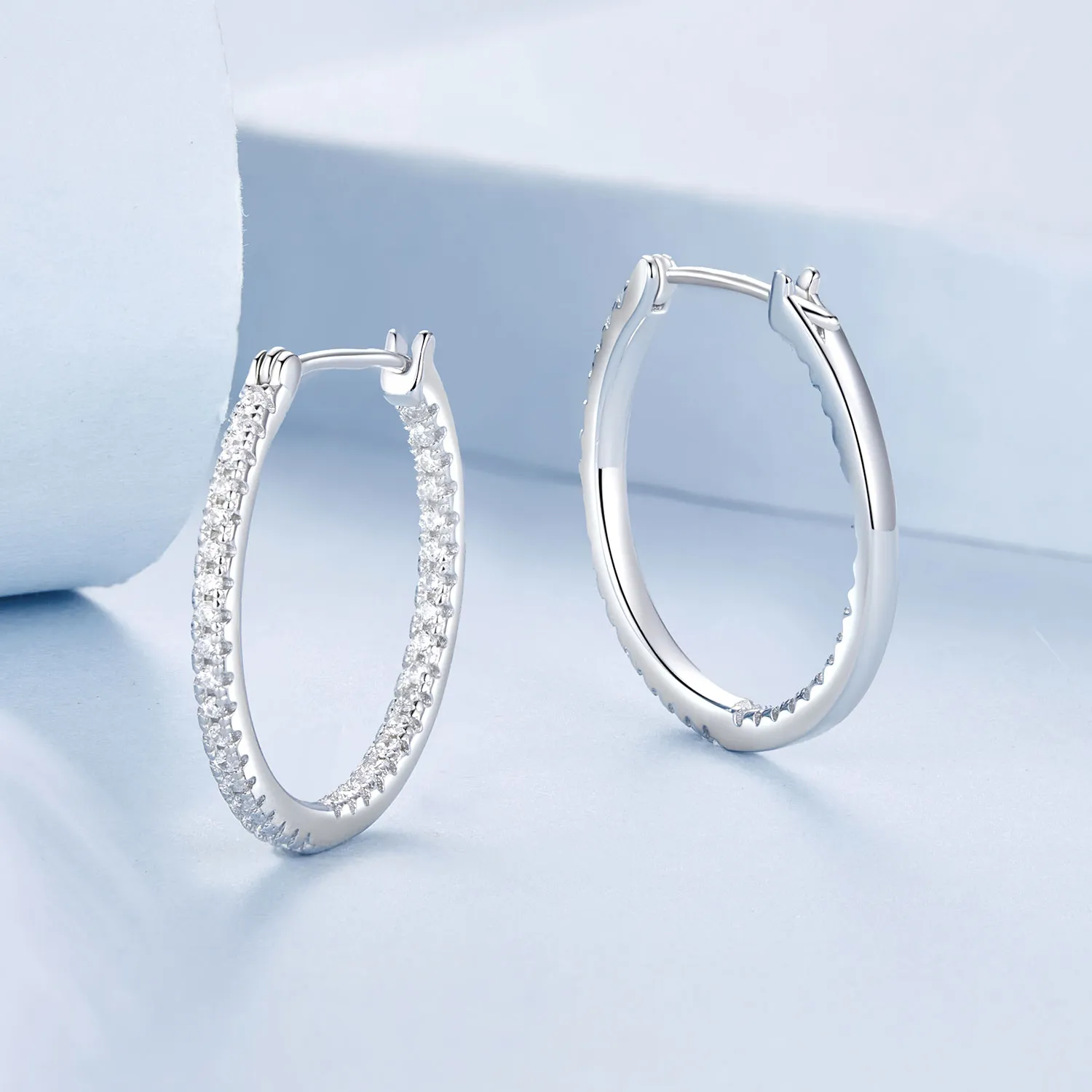 PANDORA Style Skinnende øredobber - BSE1023-L
