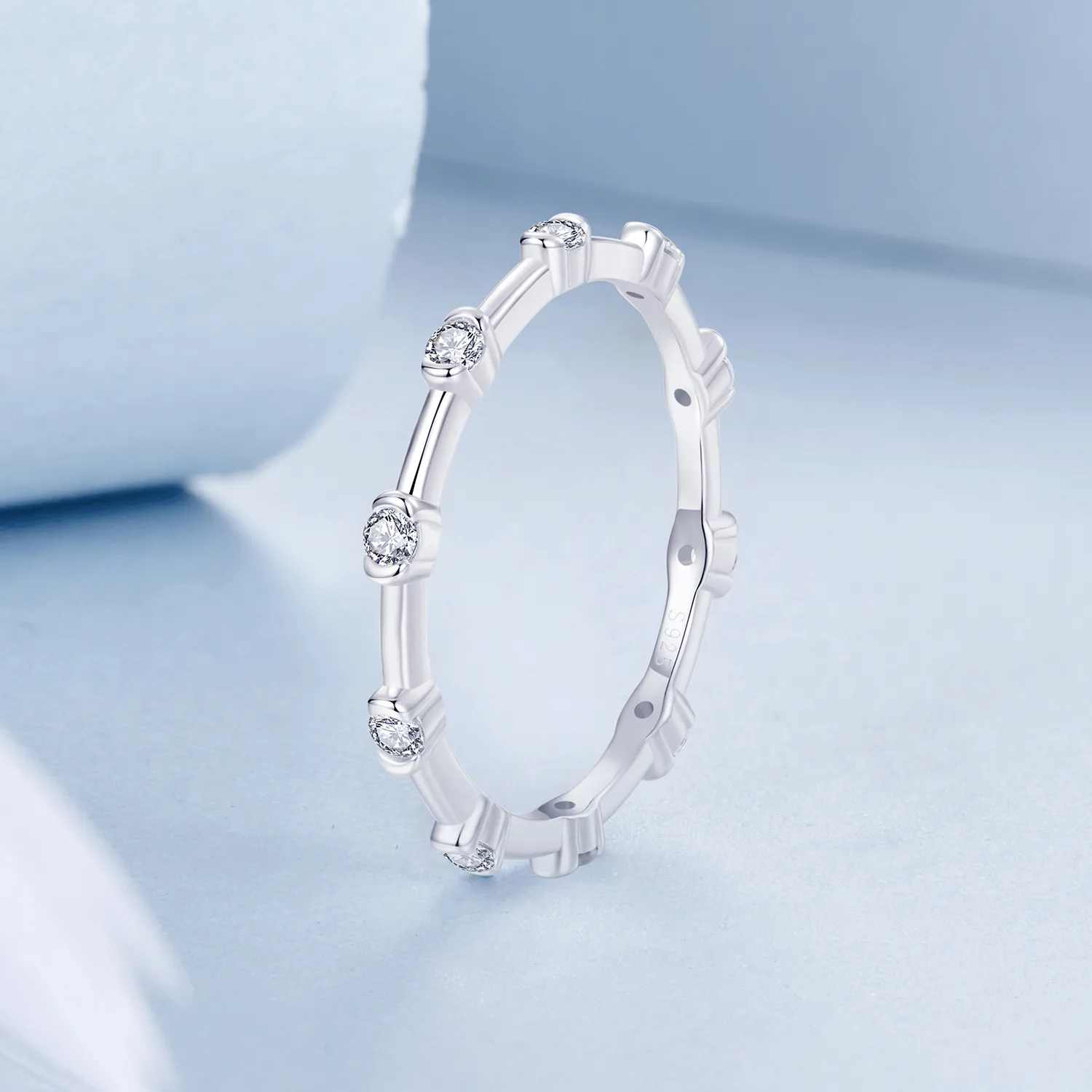 PANDORA Style Utsøkt liten enkeltring - BSR576