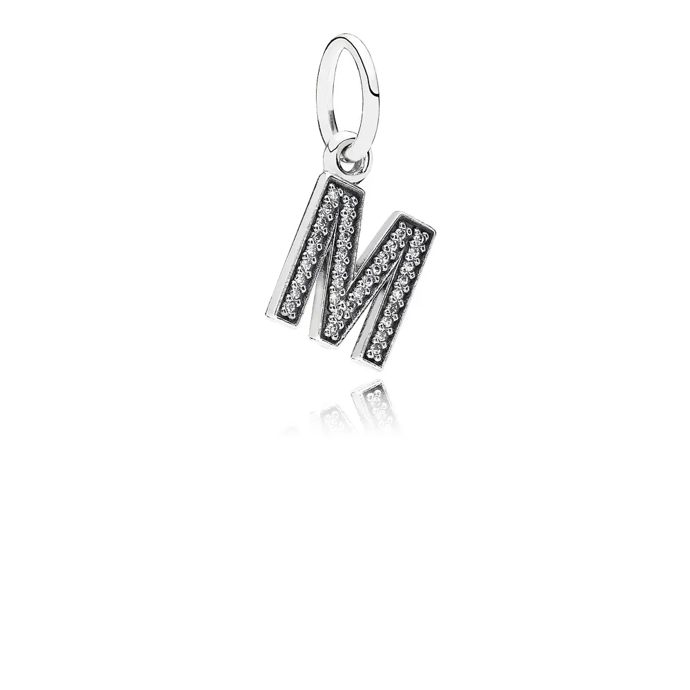 pandora bokstaven m hengende charm 791325cz