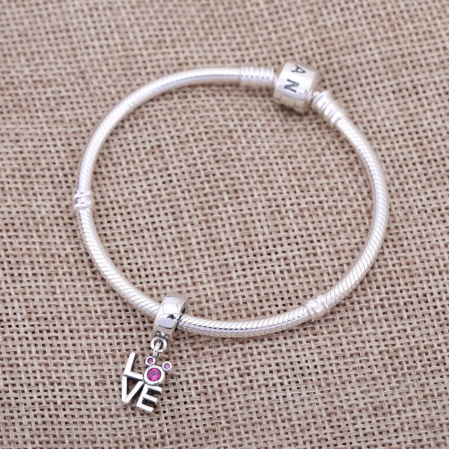 Pandora Disney Mickey LOVE sølv dingle med røde cubic zirconia - 791448CZR