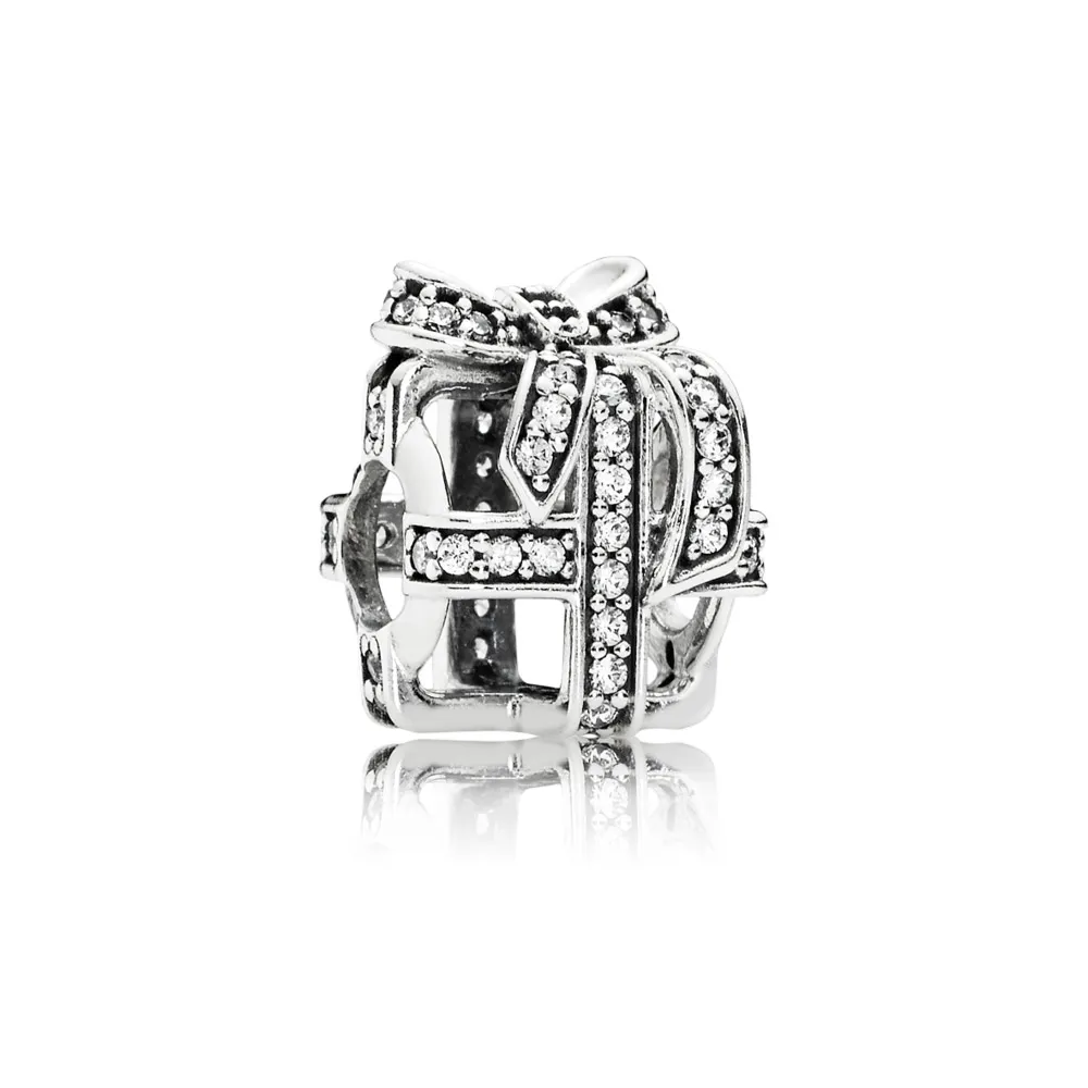 pandora innpakket openwork charm 791766cz